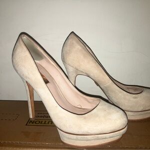 BCBGMAXAZRIA nude pumps